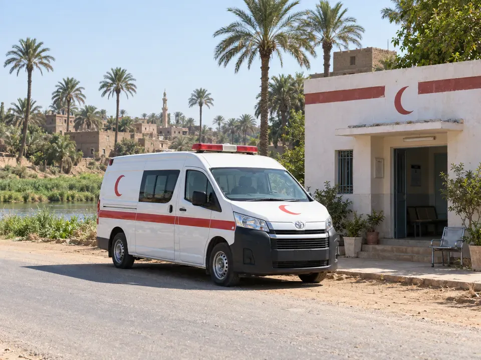 سيارة إسعاف ونقطة طبية للطوارئ